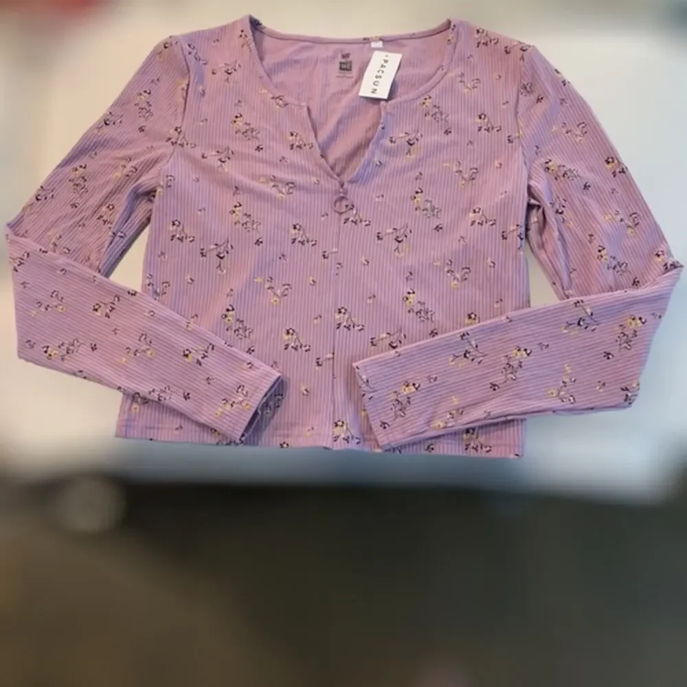 Me‎ too we lilac zip front cropped light sweater with floral flowers size large - Picture 2 of 8
